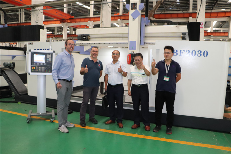 羅威斯橋式五軸加工中心，值得信賴